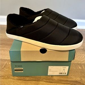 Toms Ezra - size 11 mens- black matte ripstop- new with box!